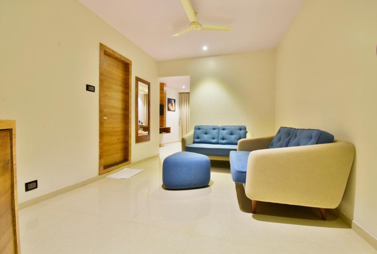 Aura One Hotel Kochi Екстер'єр фото