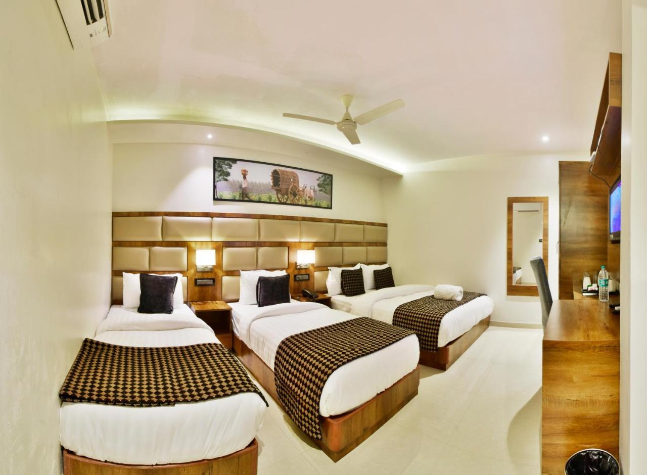 Aura One Hotel Kochi Екстер'єр фото