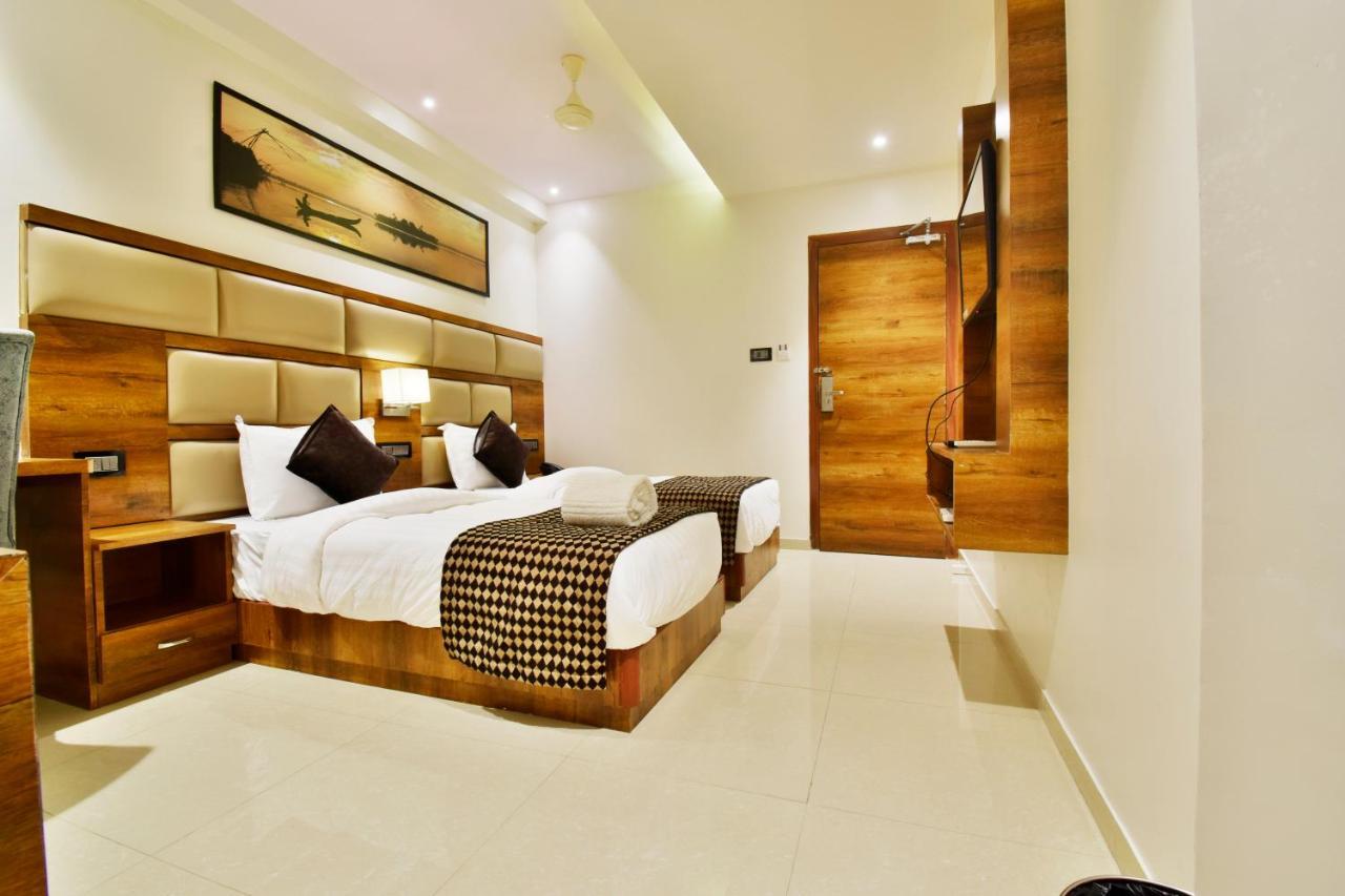 Aura One Hotel Kochi Екстер'єр фото