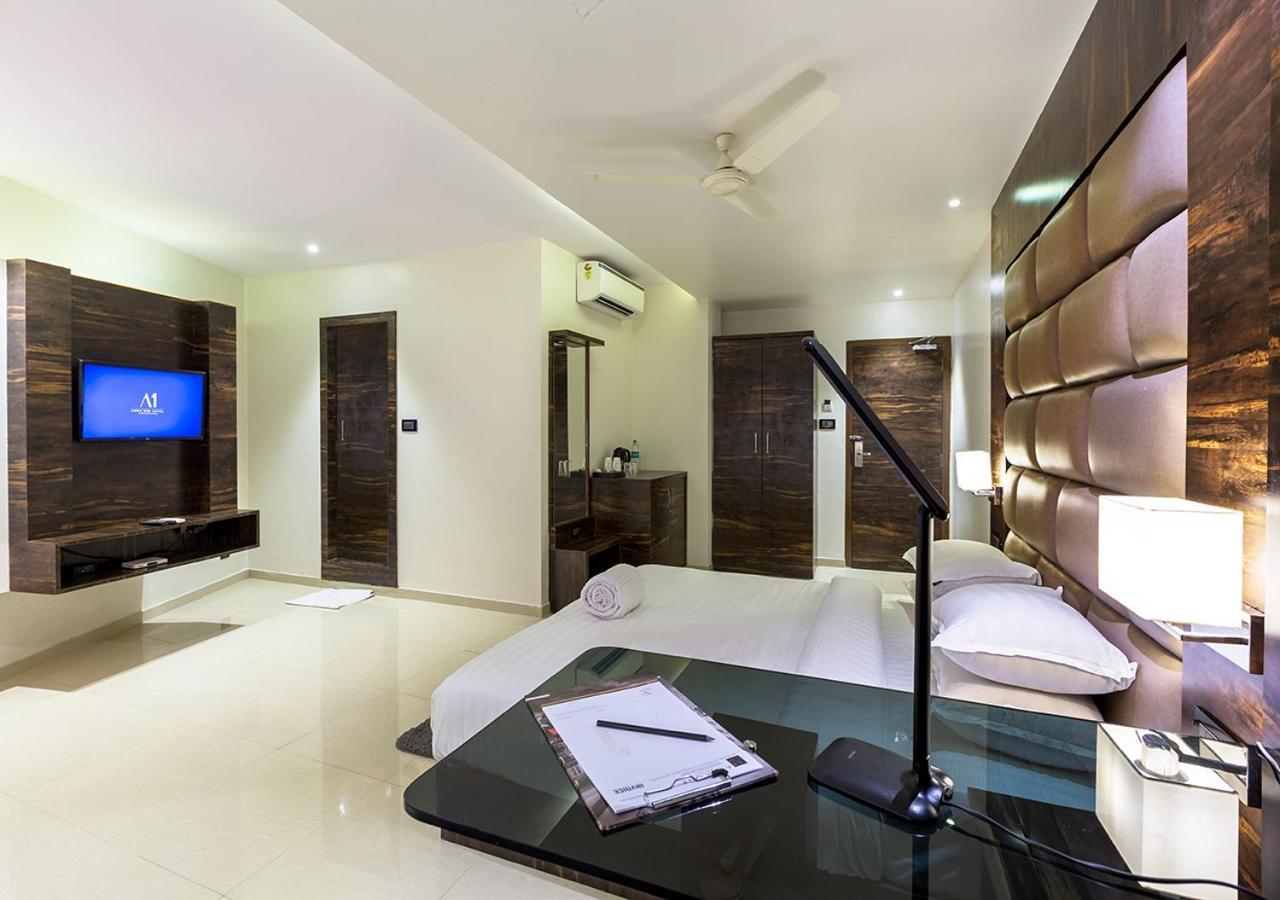 Aura One Hotel Kochi Екстер'єр фото