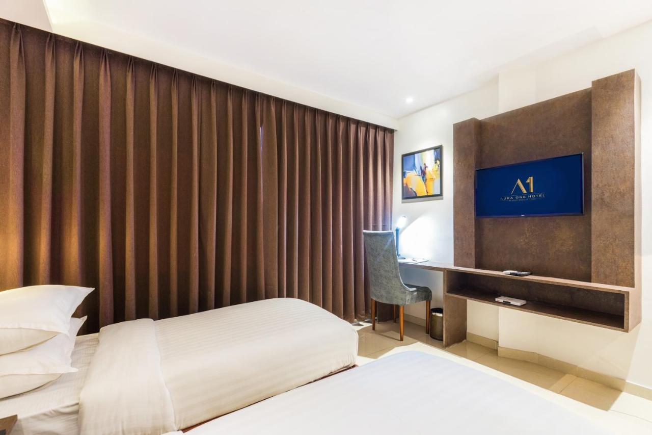 Aura One Hotel Kochi Екстер'єр фото