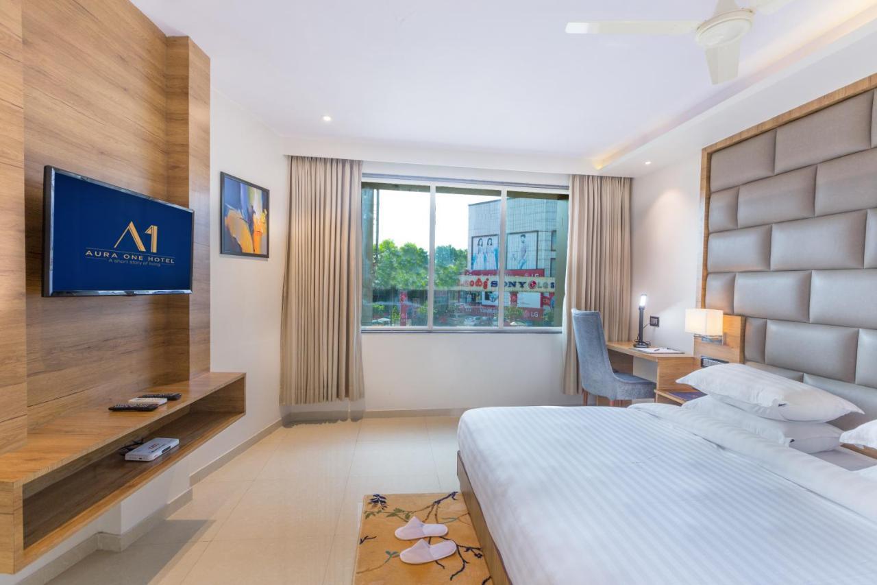 Aura One Hotel Kochi Екстер'єр фото
