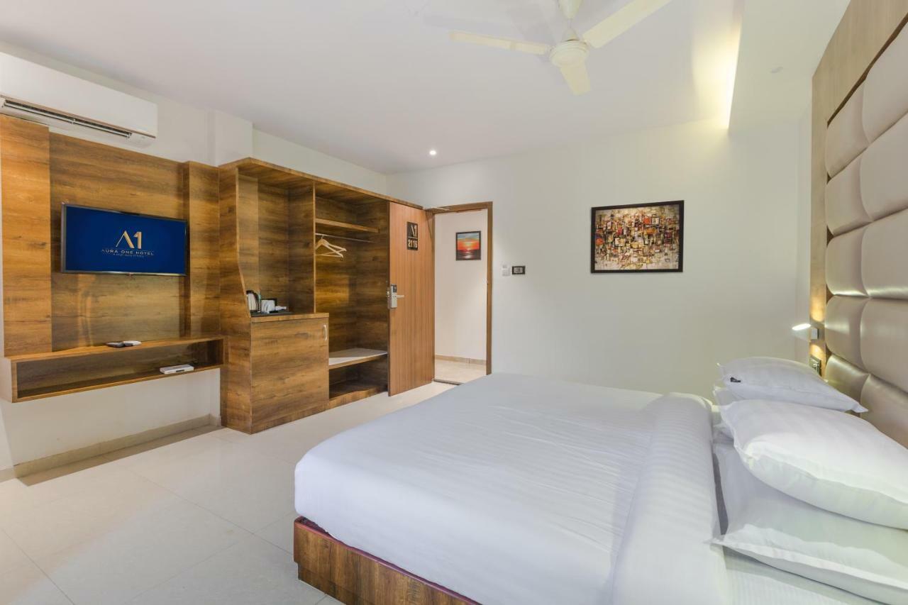 Aura One Hotel Kochi Екстер'єр фото